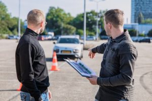 Papildomos vairavimo pamokos: kada jų reikia ir kaip pasirinkti instruktorių
