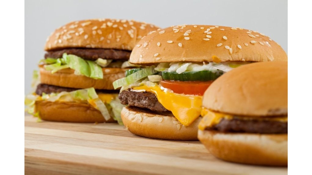 Atskleista, kaip paruošiami „McDonald’s“ svogūnai