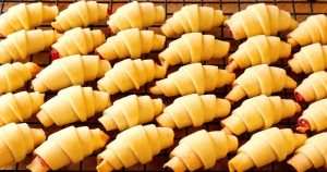 Mineralinis vanduo ir 90 ml aliejaus: trapūs rageliai su povidlu be kiaušinių ir pieno, tešla per 5 minutes